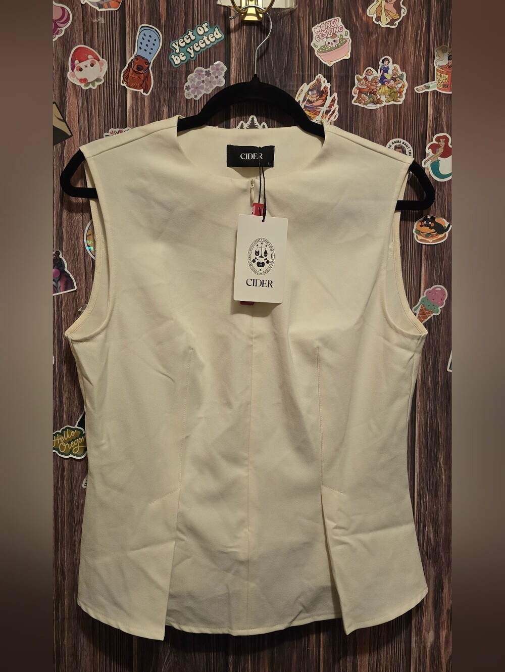 Cider Sleeveless Cream Shirt